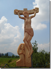 Ai piedi della Croce