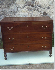 Antico comò